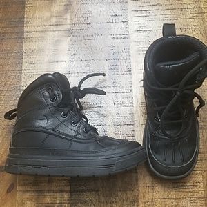 Nike boot boys size  10.5